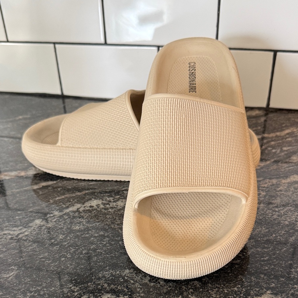 Women's Cream Slides